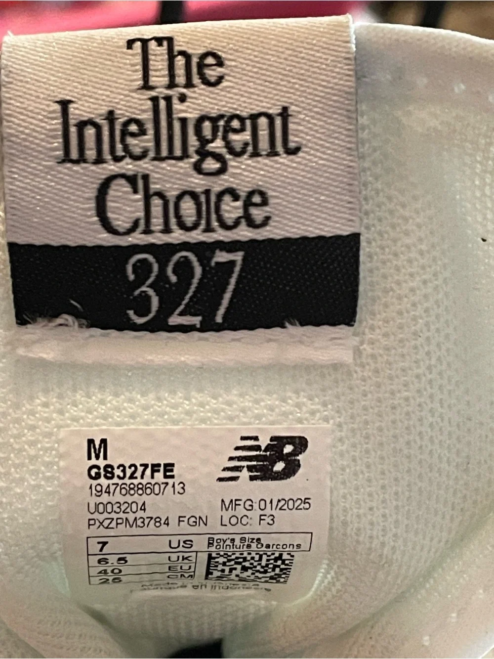 Women’s NB Casual Lace-Up Sneaker in Crème and Black. Size 7
